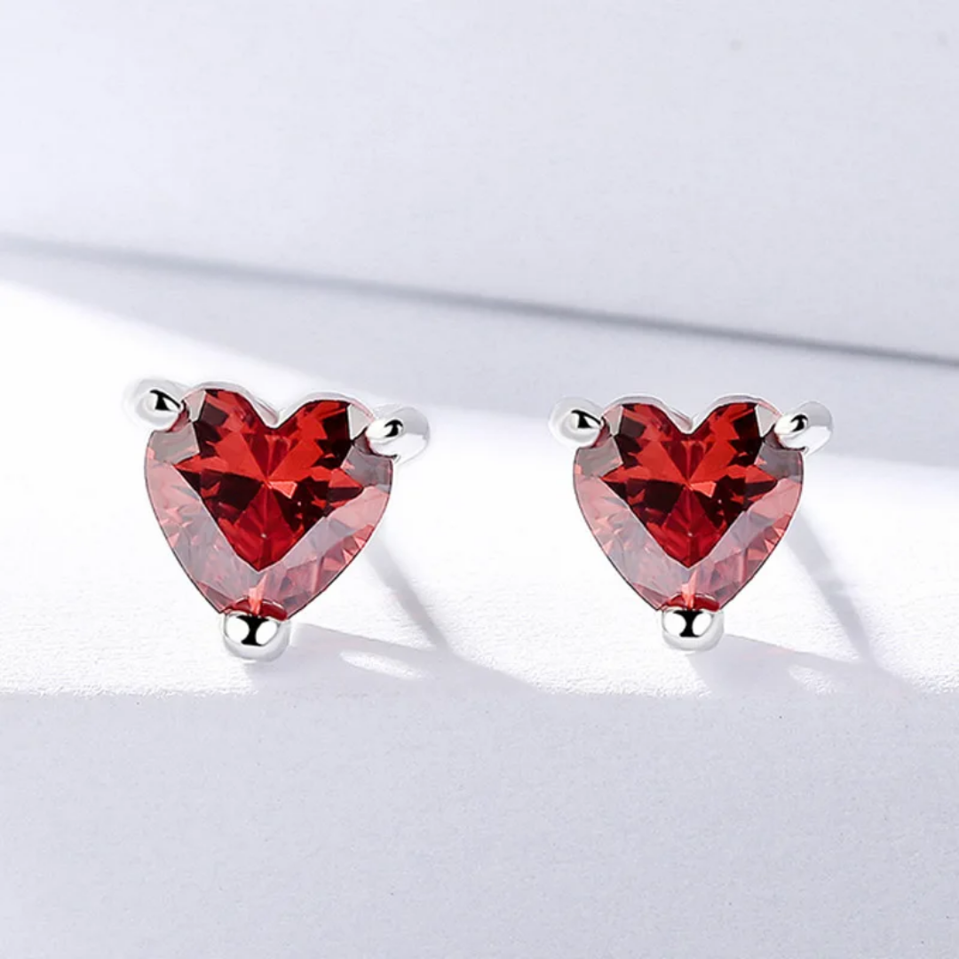 sterling silver heart- shaped zircon stud earrings