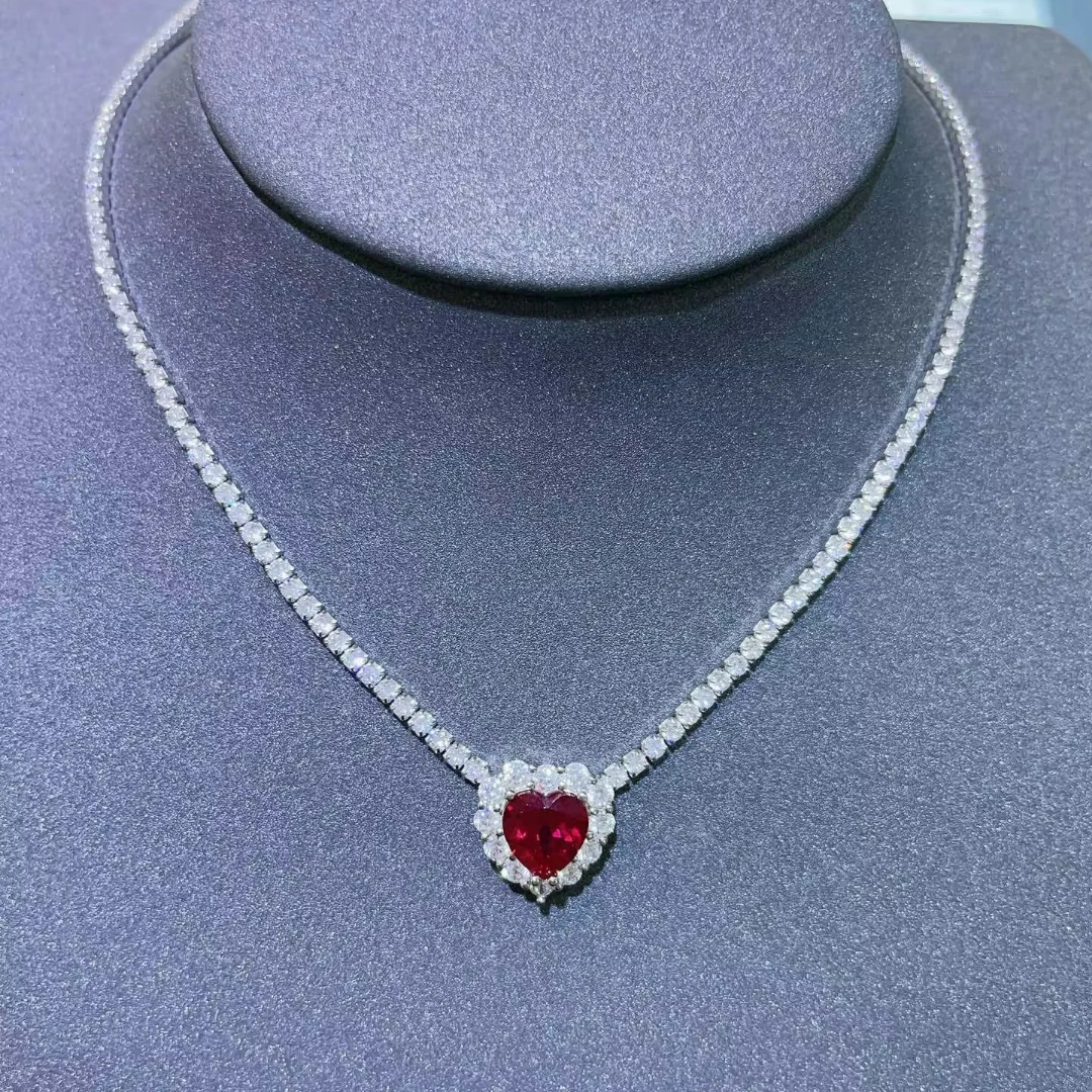 Tennis shiny heart necklace