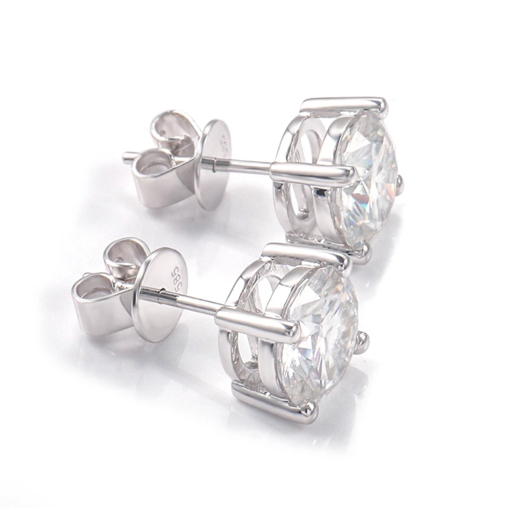 Premium 925 Sterling Silver earrings with a sparkling round-cut stone 
