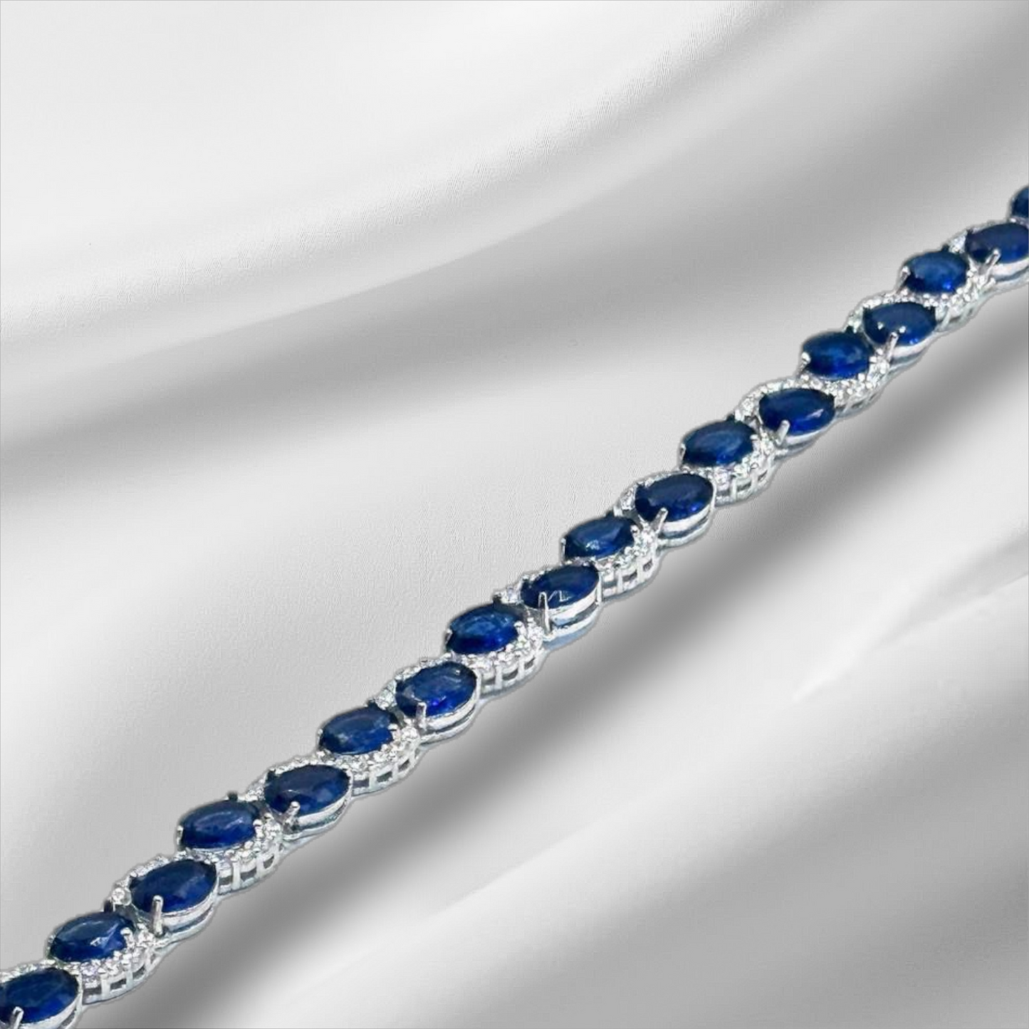 انسيال فاخر مرصع بأحجار زركون لامعة - فضة استرليني 925