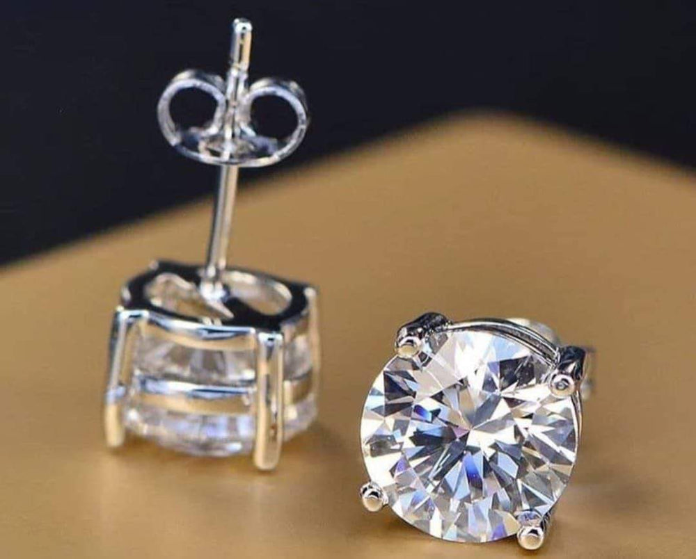 Premium 925 Sterling Silver earrings with a sparkling round-cut stone 