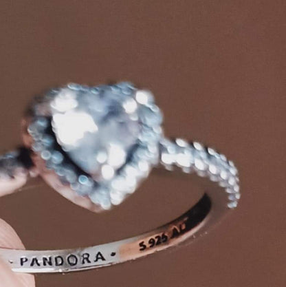 خاتم باندورا على شكل قلب