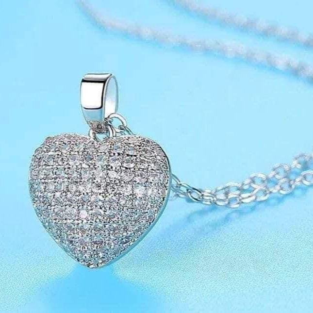 قلادة القلب الفضي