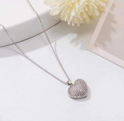قلادة القلب الفضي