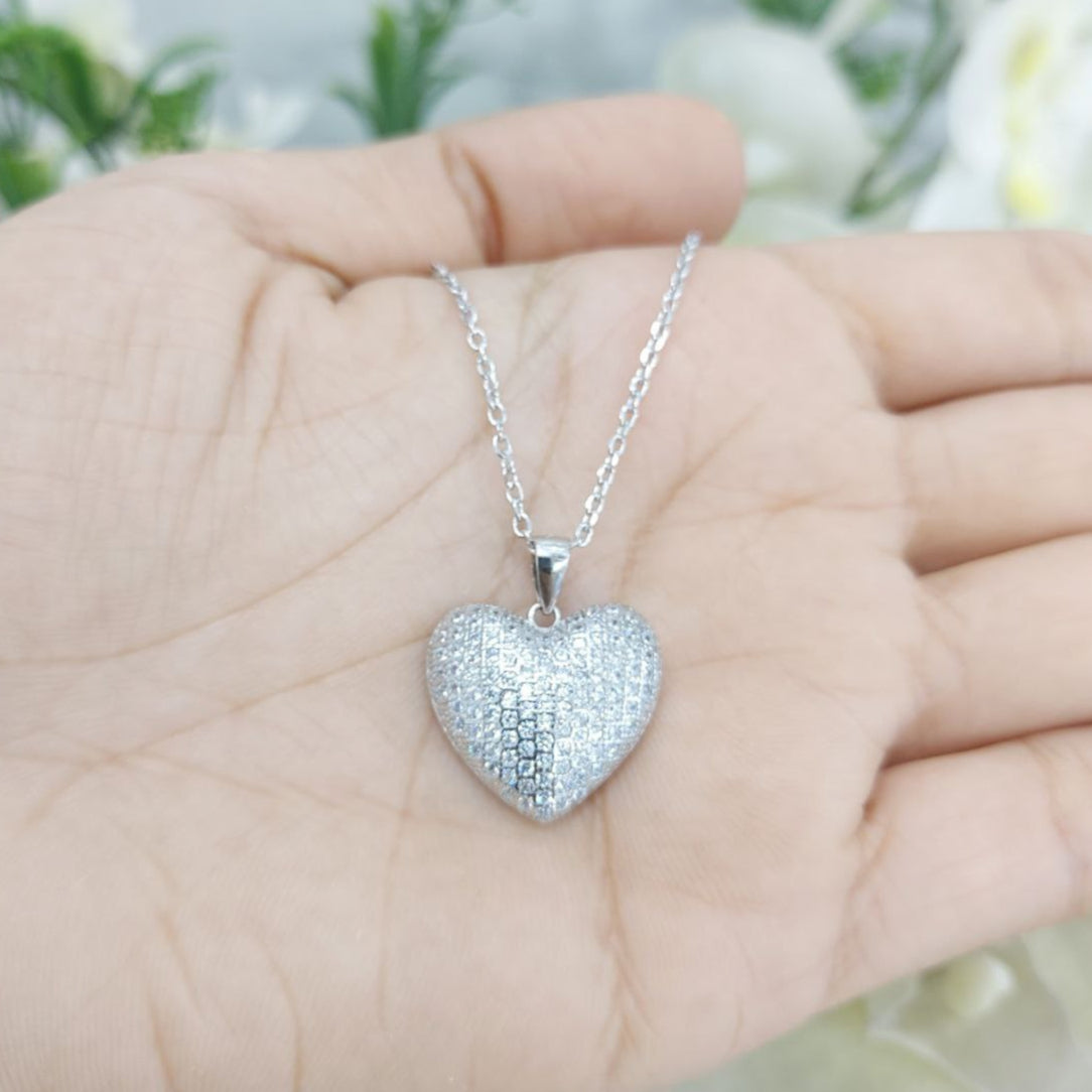 قلادة القلب الفضي