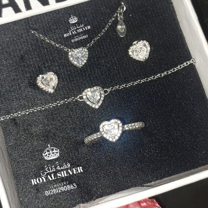 قلادة قلب باندورا